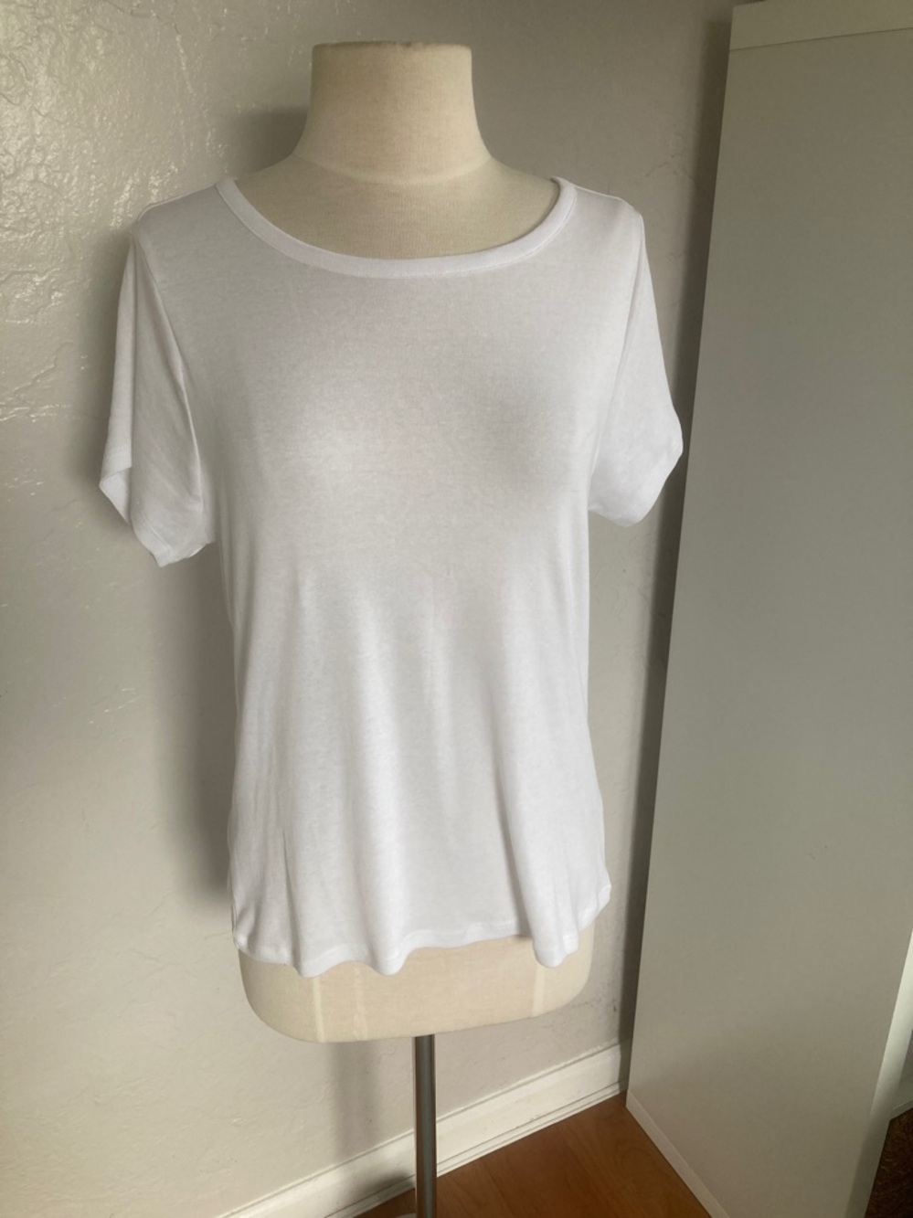 NEW!  Splendid Women's Slub Crew Tee (L) - Picture 2 of 7